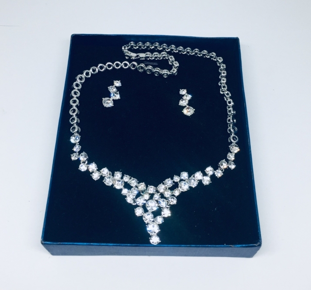 Silver Diamond Gemstones Necklace and Earrings Fashion Jewelry Set