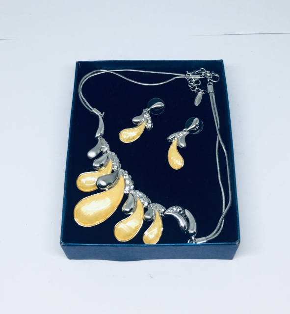 Yellow Water Drop Necklace and Earrings Fashion Jewelry Set